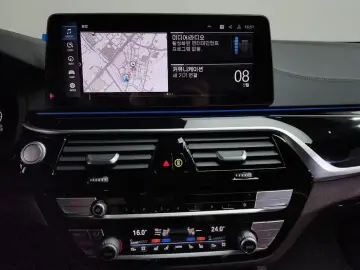2022 BMW 5 серии с пробегом 57 814 км