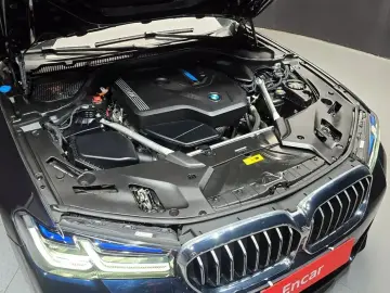 2022 BMW 5 серии с пробегом 66 381 км