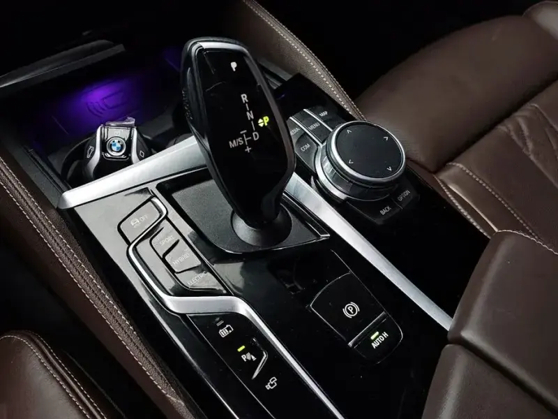 2022 BMW 5 серии с пробегом 66 381 км
