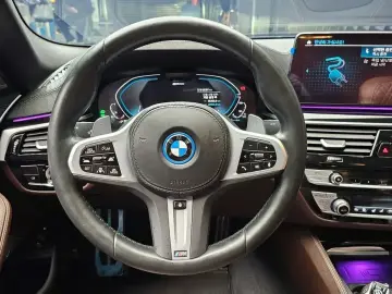 2022 BMW 5 серии с пробегом 66 381 км