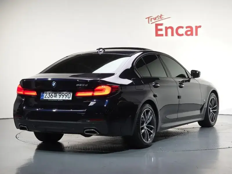 2023 BMW 5 серии с пробегом 36 002 км