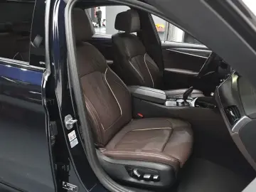 2023 BMW 5 серии с пробегом 36 002 км