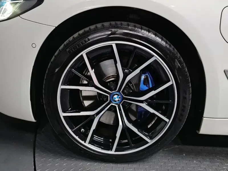 2022 BMW 5 серии с пробегом 60 728 км