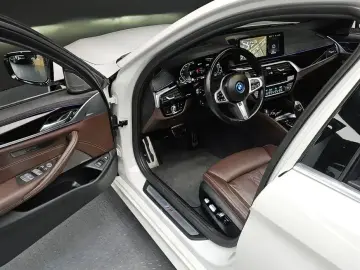 2022 BMW 5 серии с пробегом 60 728 км