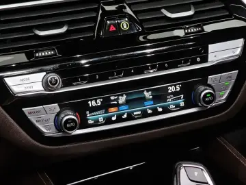 2022 BMW 5 серии с пробегом 60 728 км