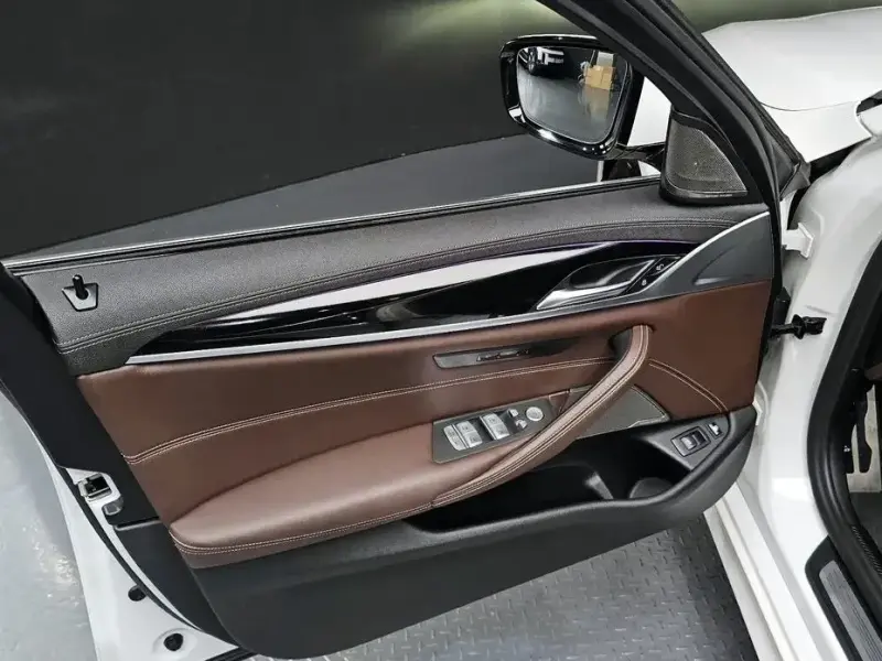 2022 BMW 5 серии с пробегом 60 728 км