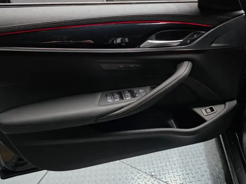 2022 BMW 5 серии с пробегом 84 578 км