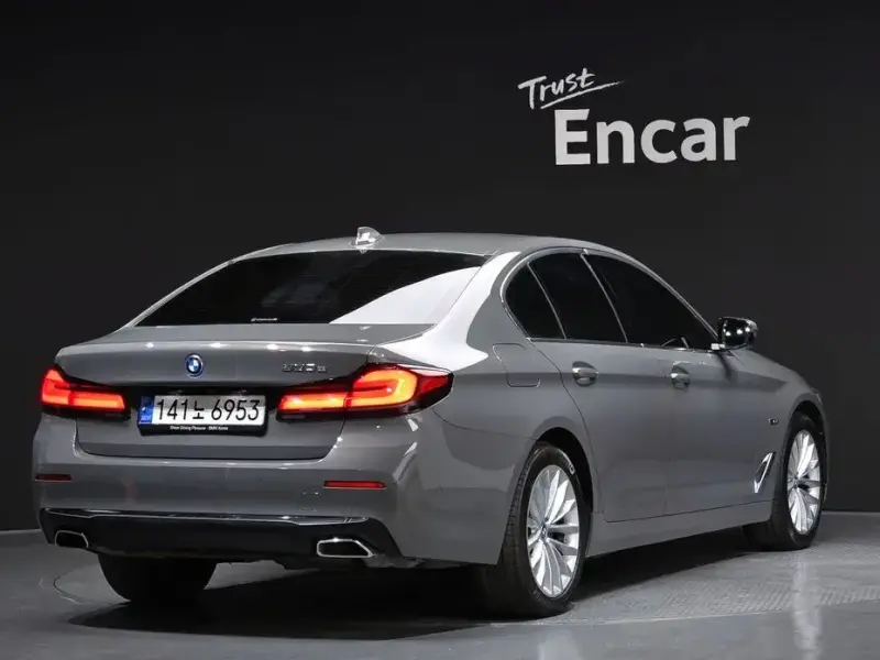 2022 BMW 5 серии с пробегом 50 019 км