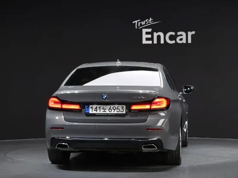 2022 BMW 5 серии с пробегом 50 019 км