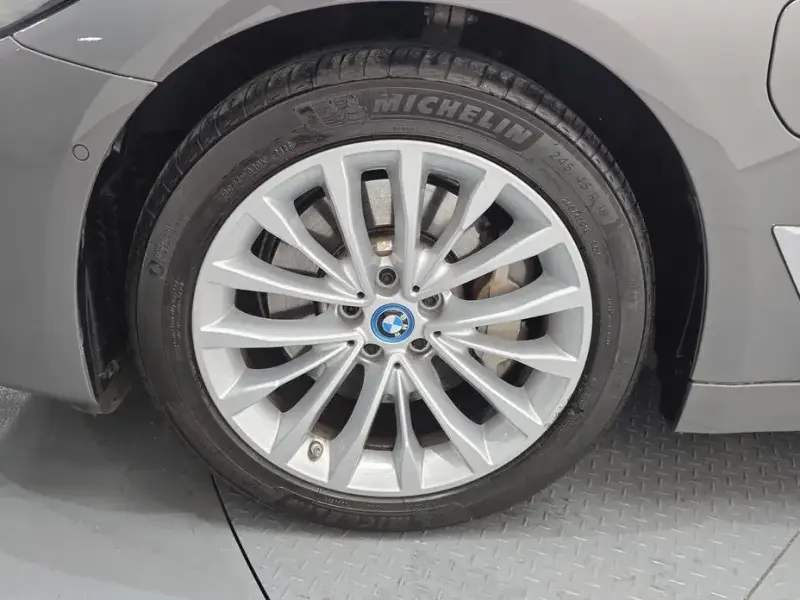 2022 BMW 5 серии с пробегом 50 019 км