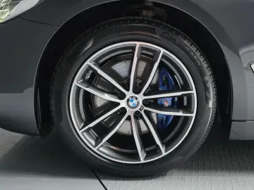 2022 BMW 5 серии с пробегом 41 379 км