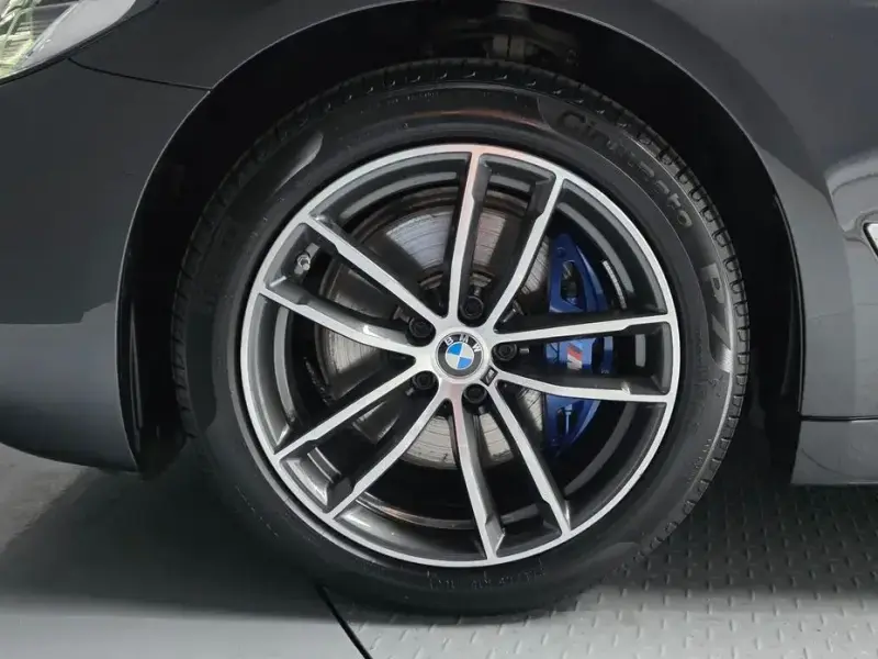 2022 BMW 5 серии с пробегом 41 379 км
