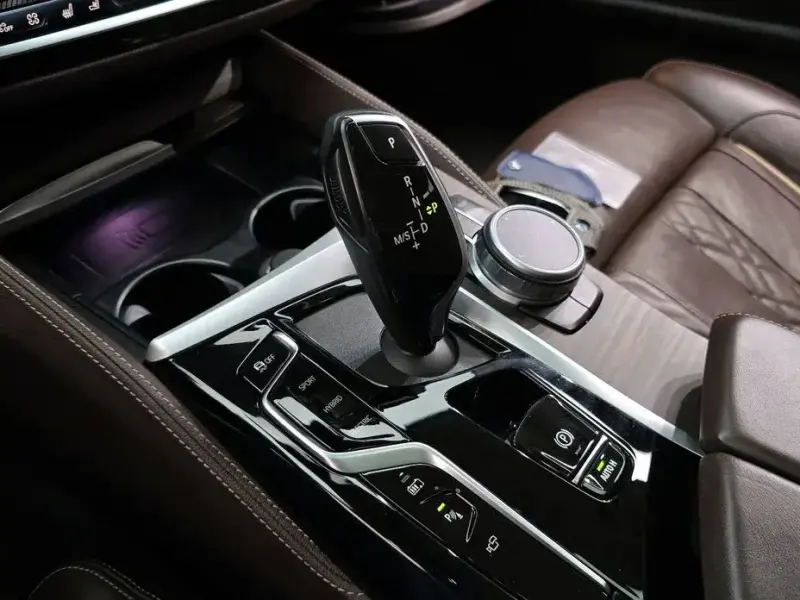 2022 BMW 5 серии с пробегом 50 019 км