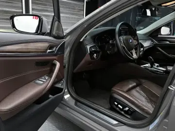 2022 BMW 5 серии с пробегом 50 019 км