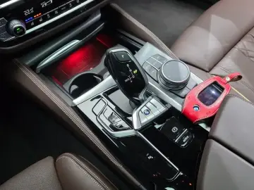 2022 BMW 5 серии с пробегом 41 379 км