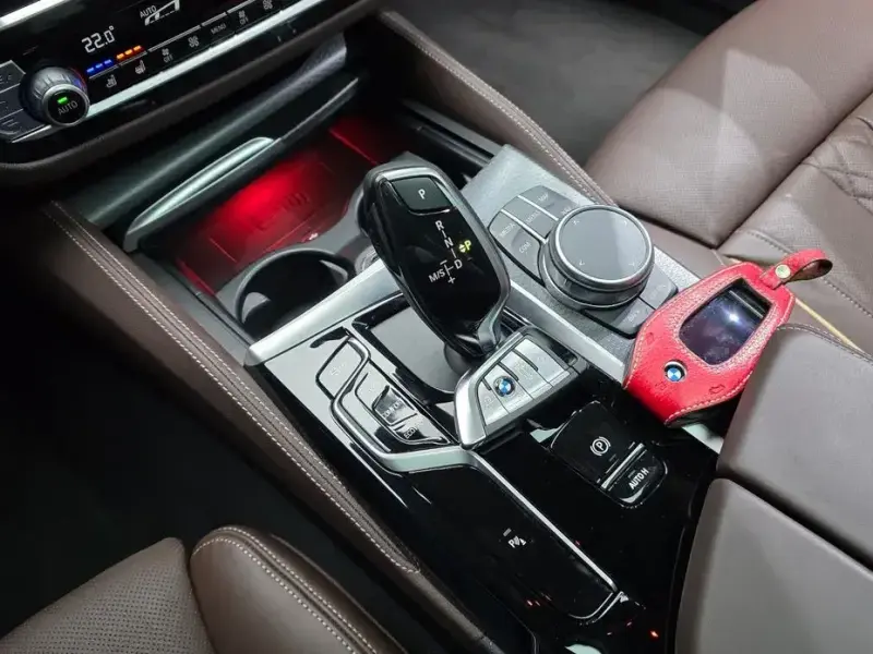 2022 BMW 5 серии с пробегом 41 379 км