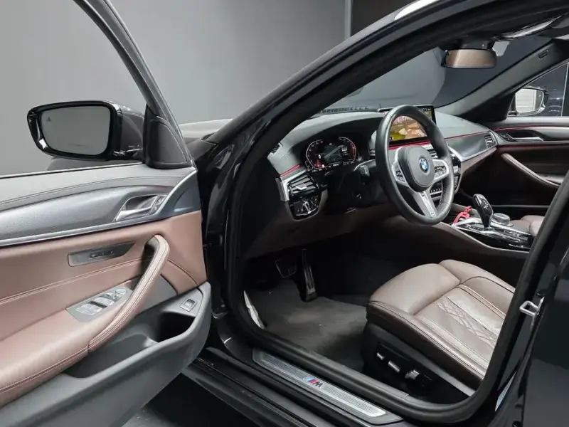 2022 BMW 5 серии с пробегом 41 379 км