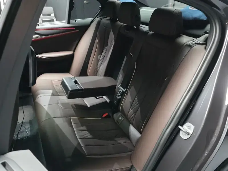 2022 BMW 5 серии с пробегом 41 379 км