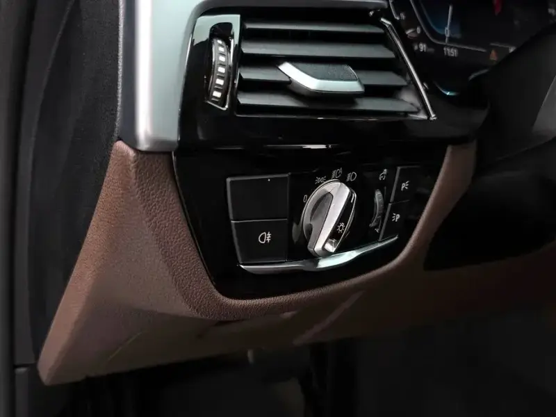 2022 BMW 5 серии с пробегом 50 019 км