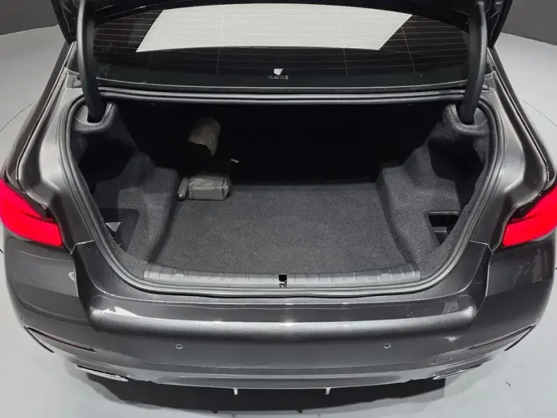 2022 BMW 5 серии с пробегом 41 379 км