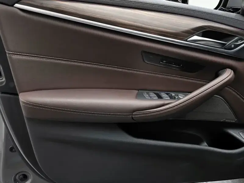 2022 BMW 5 серии с пробегом 50 019 км