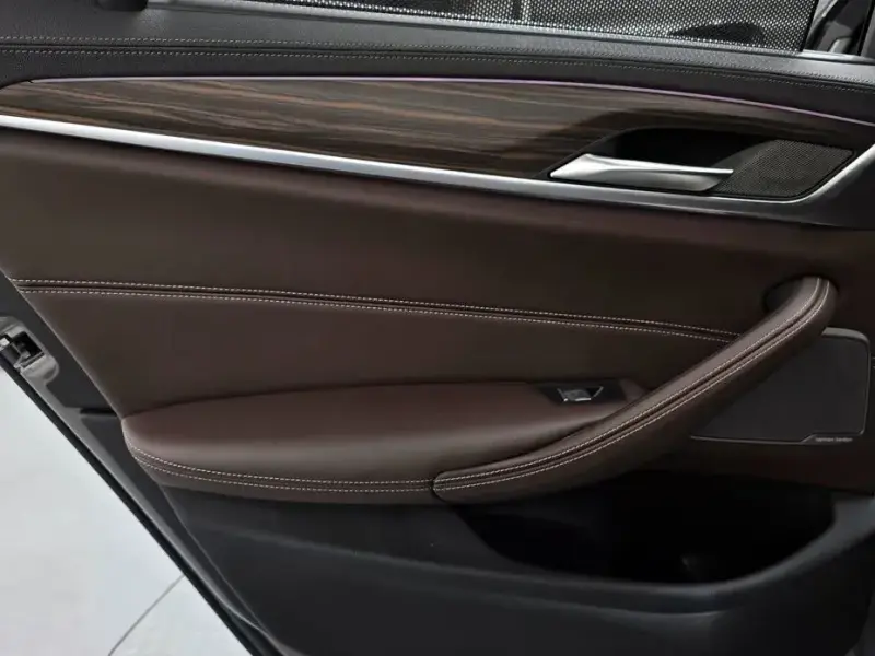 2022 BMW 5 серии с пробегом 50 019 км