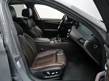 2022 BMW 5 серии с пробегом 50 019 км
