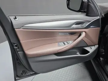2022 BMW 5 серии с пробегом 41 379 км