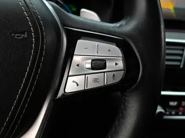 2022 BMW 5 серии с пробегом 50 019 км