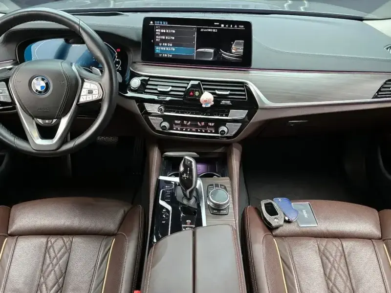 2022 BMW 5 серии с пробегом 50 019 км