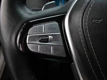 2022 BMW 5 серии с пробегом 50 019 км