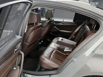 2022 BMW 5 серии с пробегом 50 019 км
