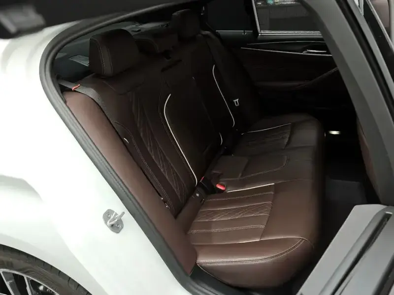 2023 BMW 5 серии с пробегом 38 383 км