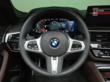 2023 BMW 5 серии с пробегом 86 095 км