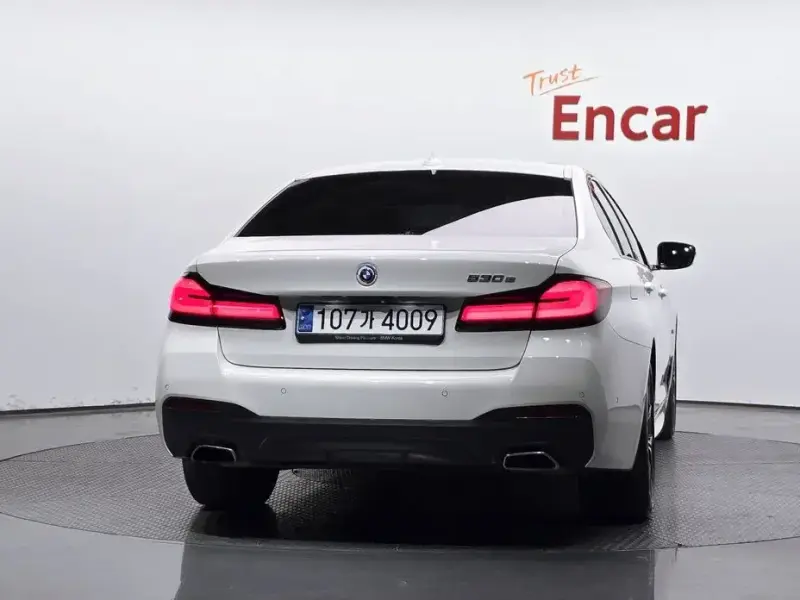 2023 BMW 5 серии с пробегом 30 582 км