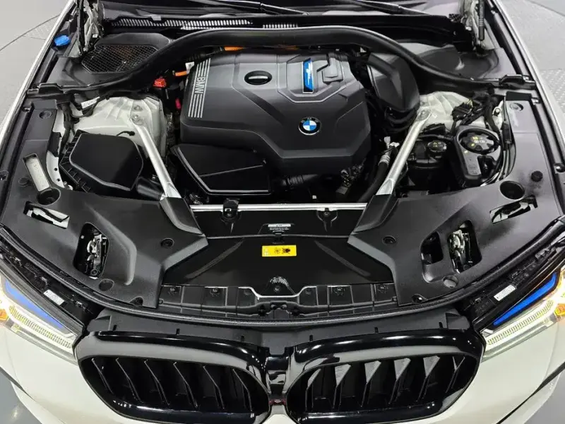 2023 BMW 5 серии с пробегом 30 582 км