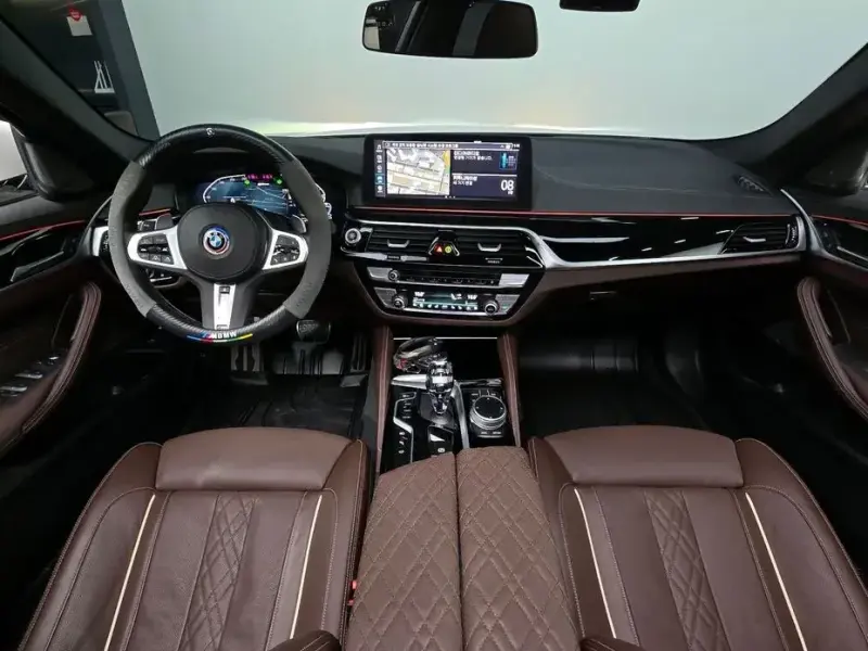 2023 BMW 5 серии с пробегом 30 582 км