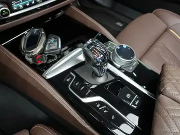 2023 BMW 5 серии с пробегом 30 582 км