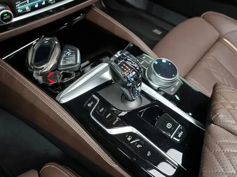 2023 BMW 5 серии с пробегом 30 582 км