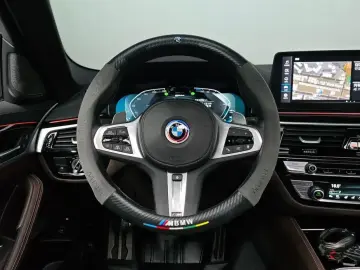 2023 BMW 5 серии с пробегом 30 582 км