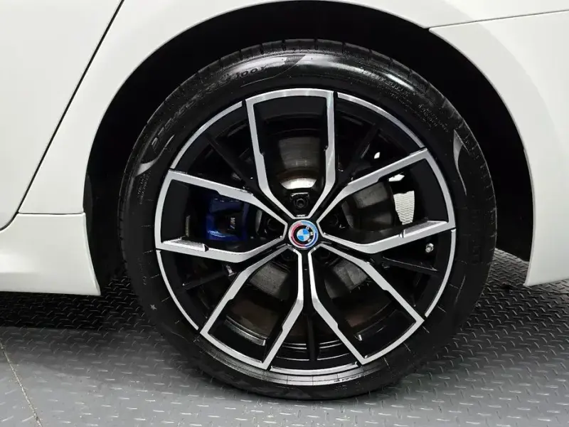 2023 BMW 5 серии с пробегом 30 582 км