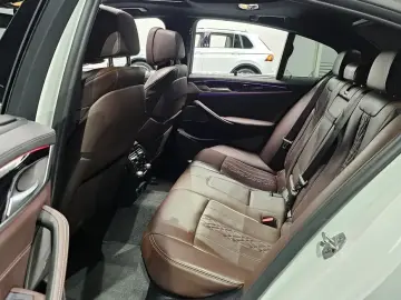 2022 BMW 5 серии с пробегом 86 152 км