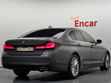 2022 BMW 5 серии с пробегом 62 029 км