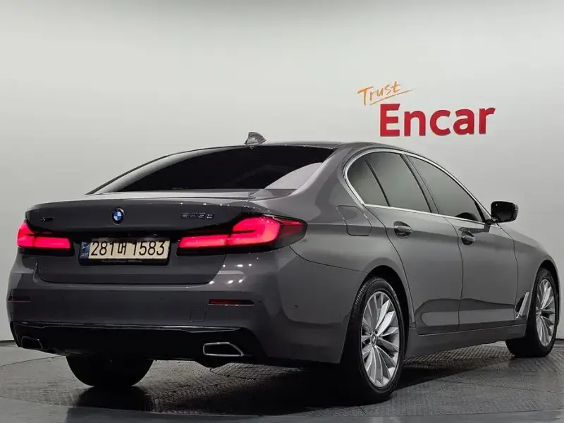 2022 BMW 5 серии с пробегом 62 029 км