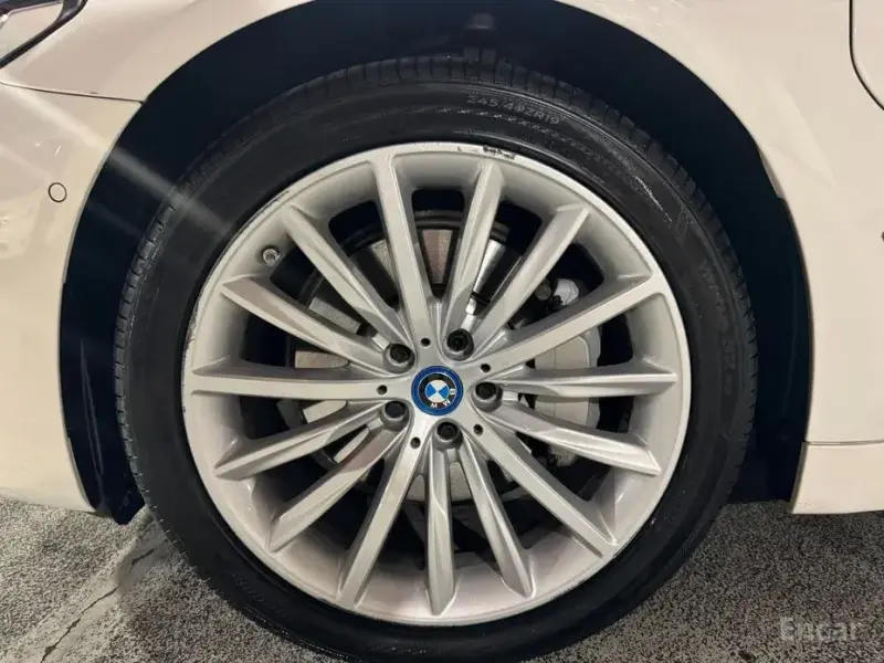 2023 BMW 5 серии с пробегом 58 946 км