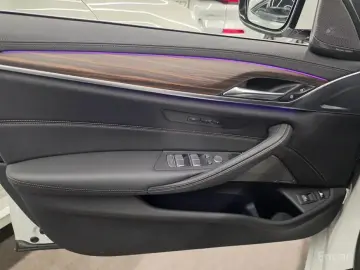 2023 BMW 5 серии с пробегом 58 946 км