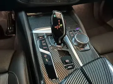 2023 BMW 5 серии с пробегом 44 528 км