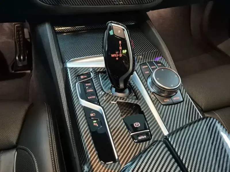2023 BMW 5 серии с пробегом 44 528 км