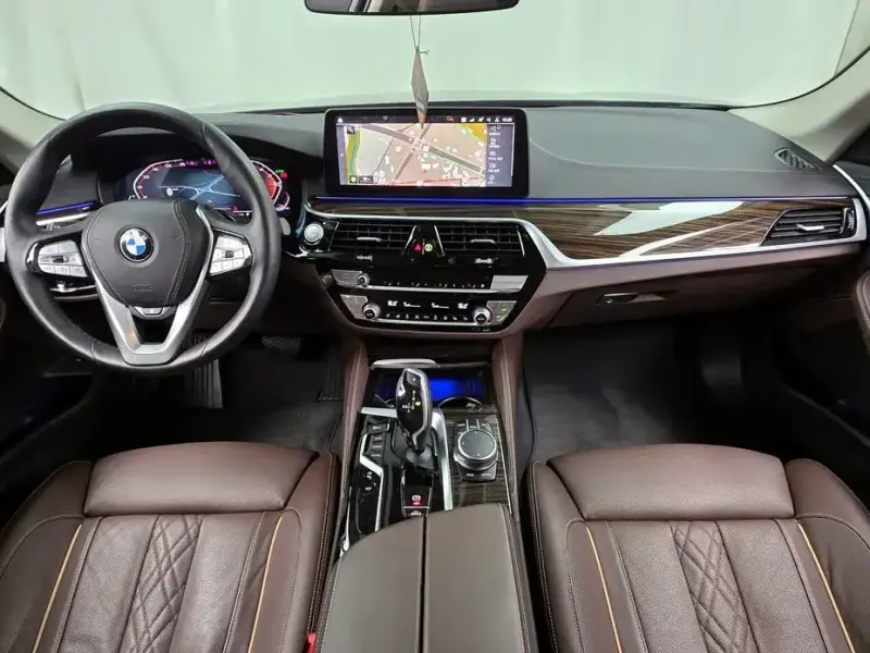 2023 BMW 5 серии с пробегом 30 522 км