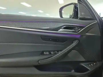 2023 BMW 5 серии с пробегом 44 528 км